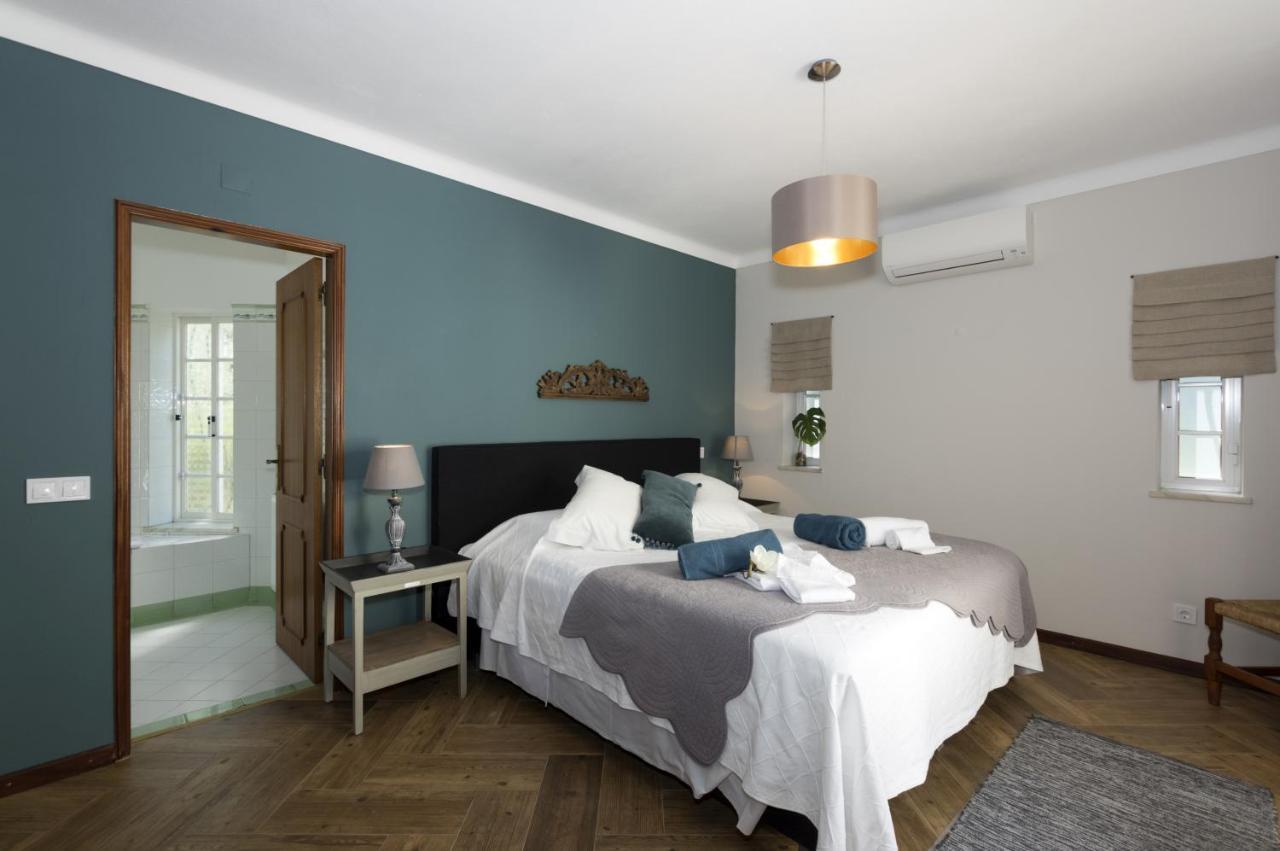 Villa Superior Independiente con 3 dormitorios, aire acondicionado y piscina privada