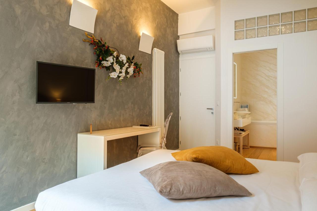 Junior Suite with Balcony