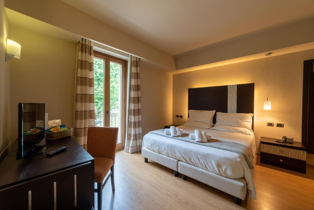 Doppel- oder Zweibettzimmer