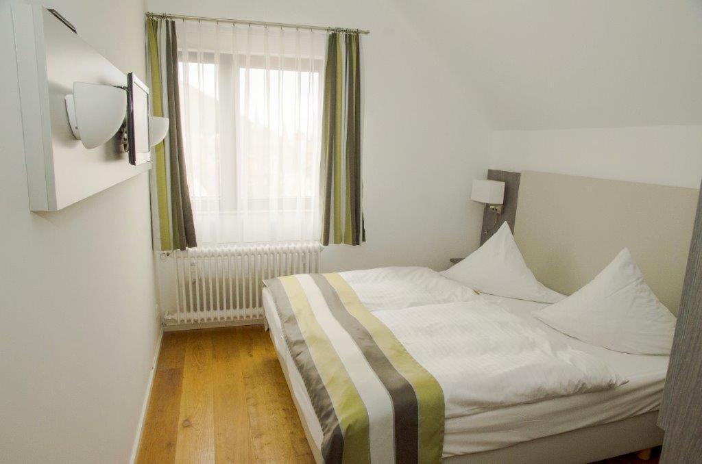 Small Double Room,1110319149:JPEG