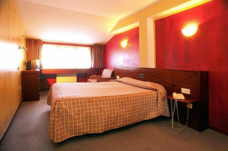 Double or Twin Room,34765600:JPEG