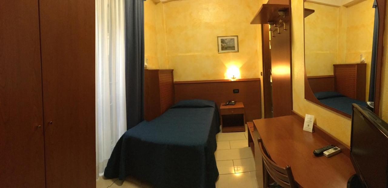 Habitación Individual Estándar con baño compartido