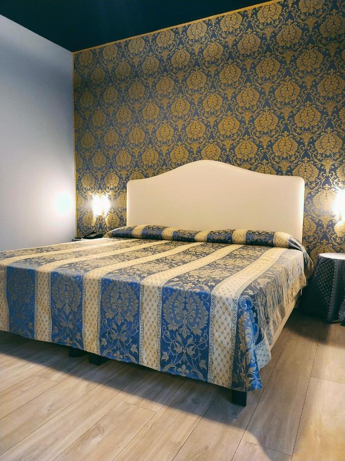 Deluxe Double or Twin Room with Balcony