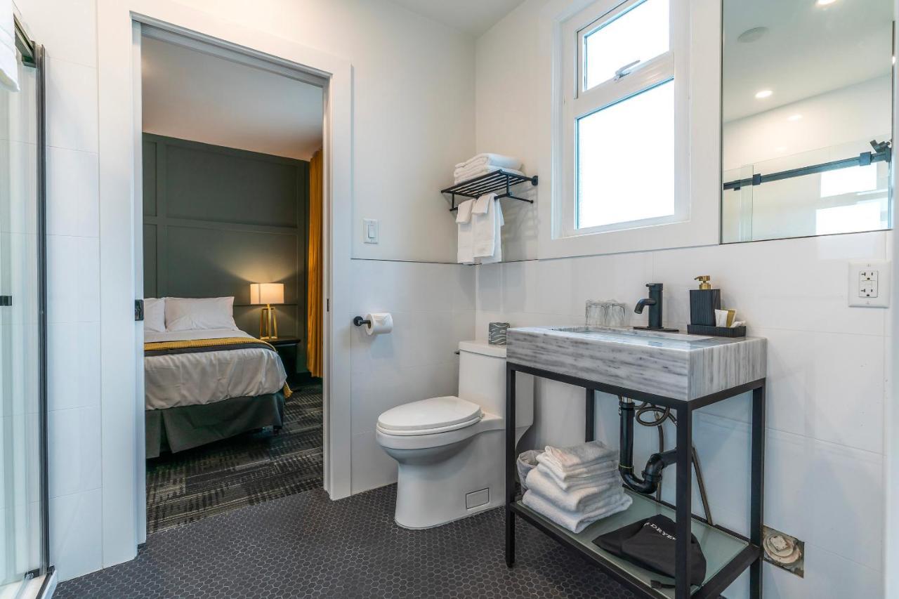 Two-Bedroom Junior Suite Newly Renovated Noisy On Weekend,1163755578:JPEG