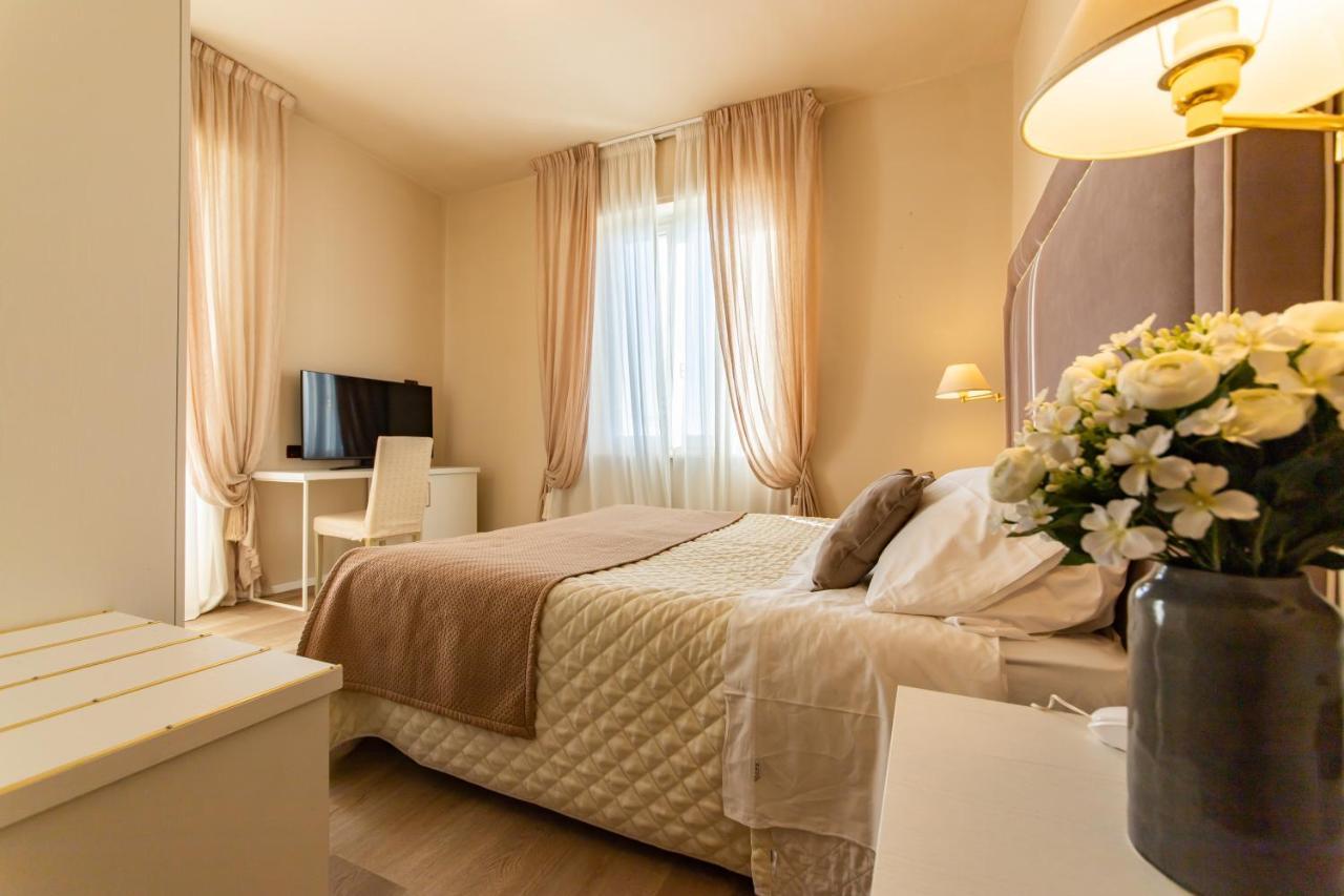 Superior Double or Twin Room with Balcony,1366231007:JPEG