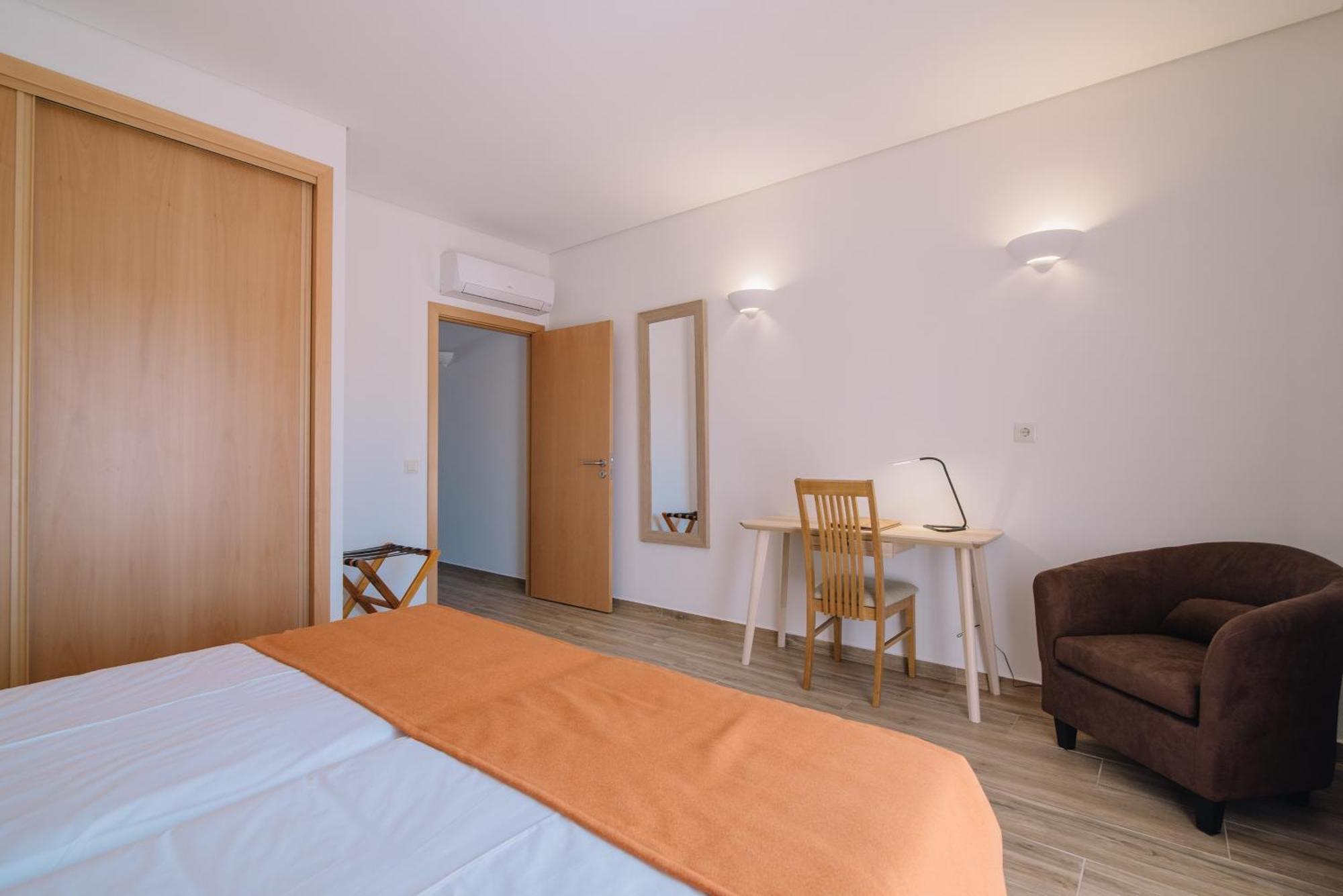 One-Bedroom Apartment (2 Adults + 2 Children)
