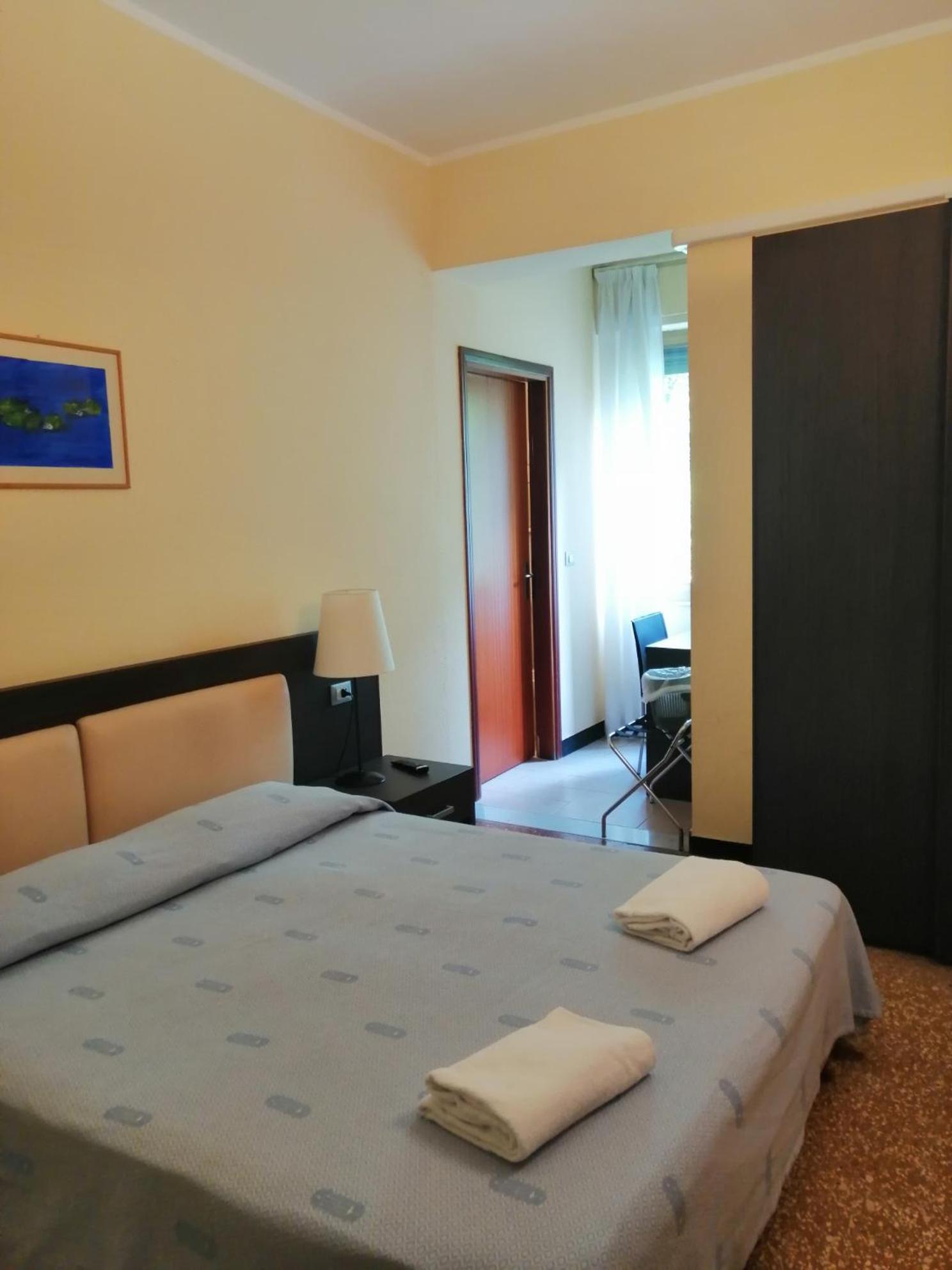 Standard Double or Twin Room,1498480525:JPEG