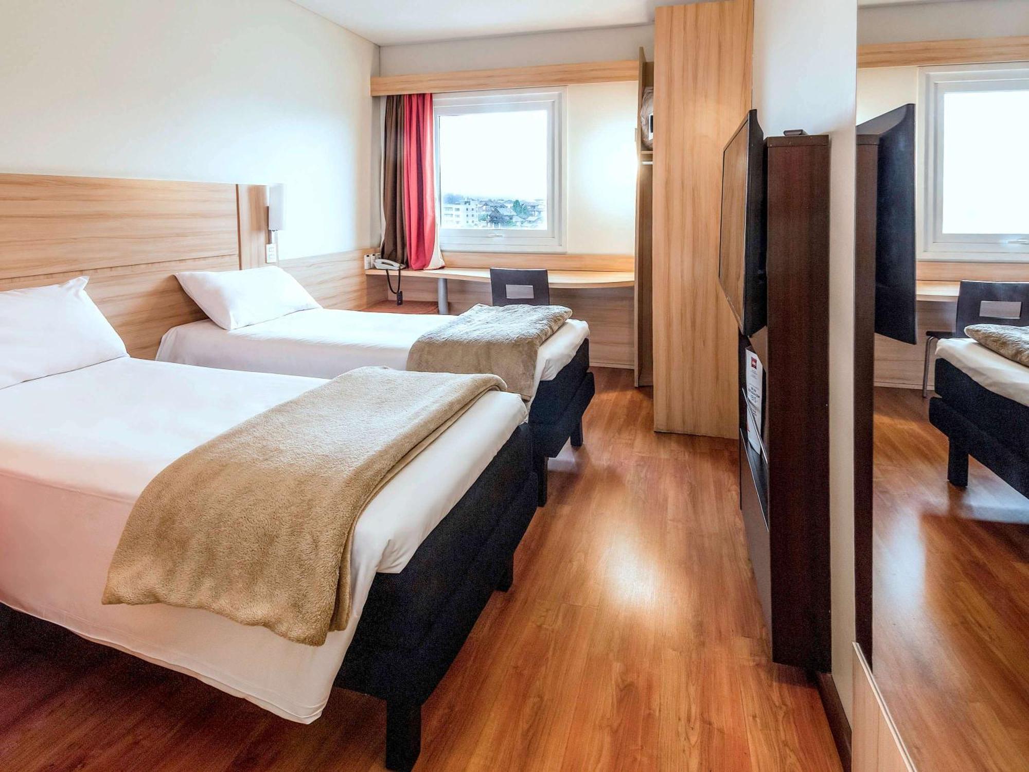 Quarto Standard com 2 Camas de Solteiro