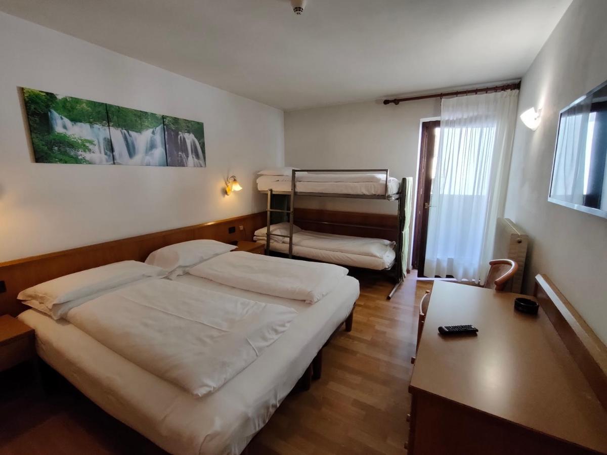 Camera Familiare con Balcone