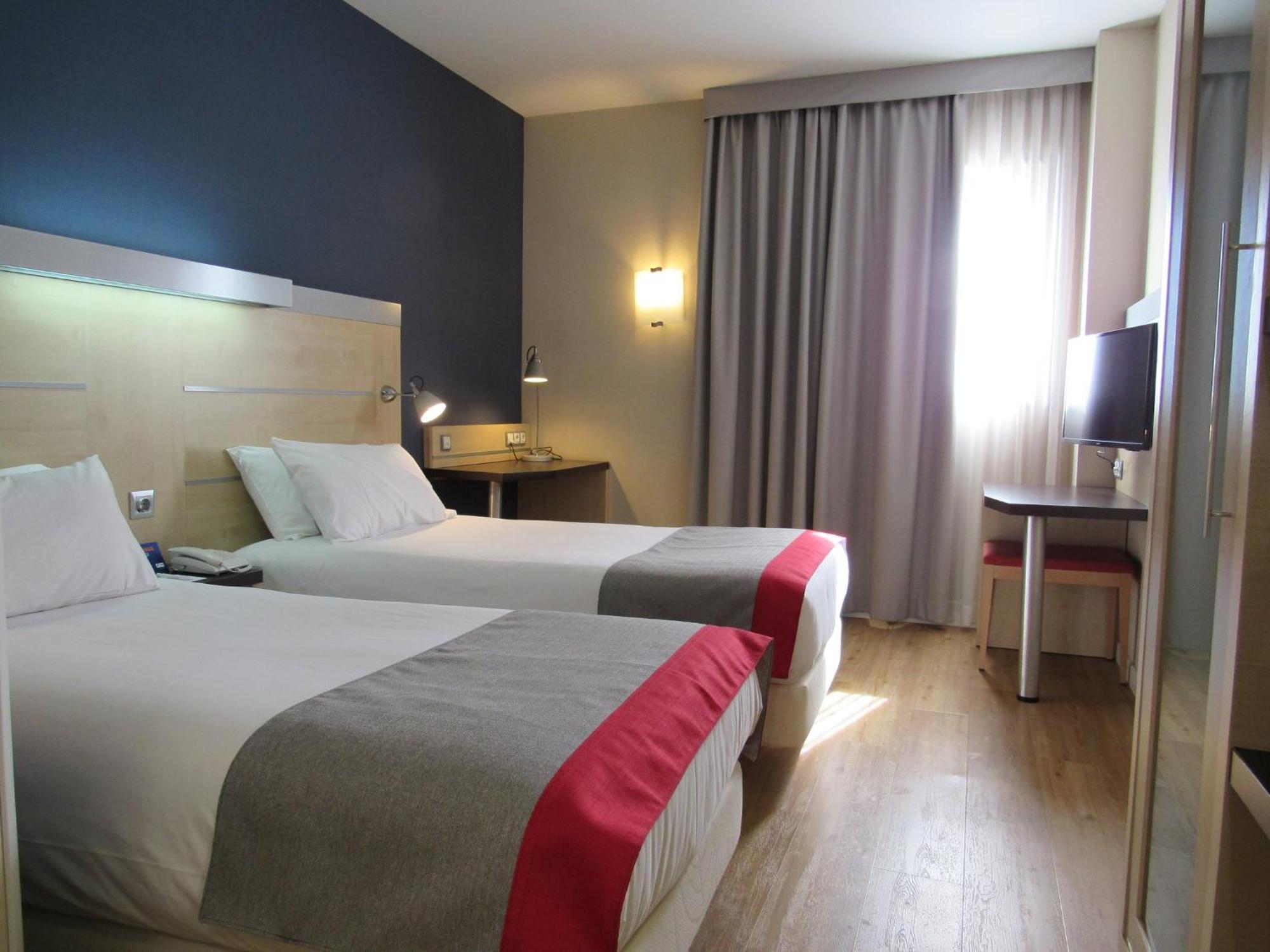Standard Twin Room,1272642403:JPEG