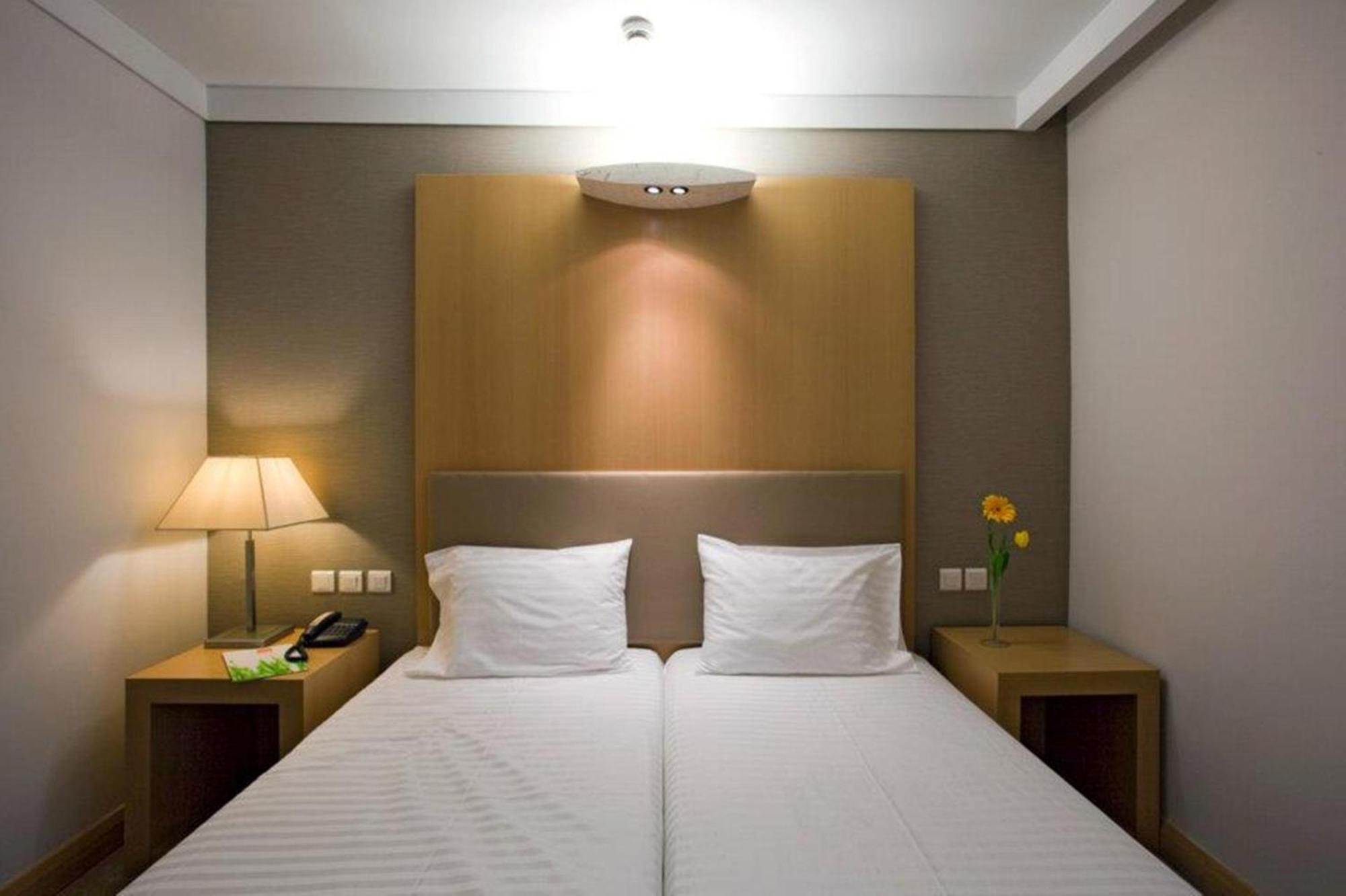 2 Double Rooms Interconnecting Door,1273181461:JPEG