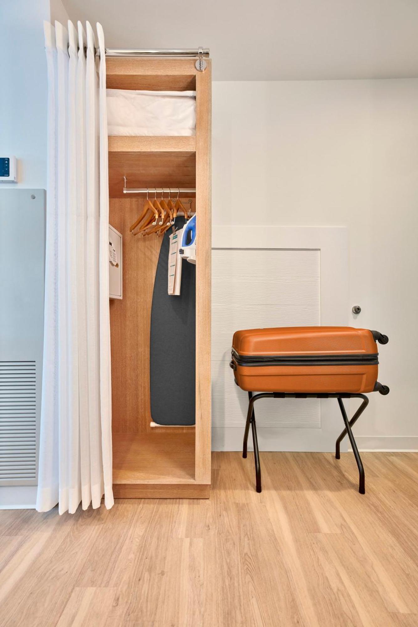 Standard Room Roll Shower Mobility Accessible Includes Early Park Admission*,1280313277:JPEG