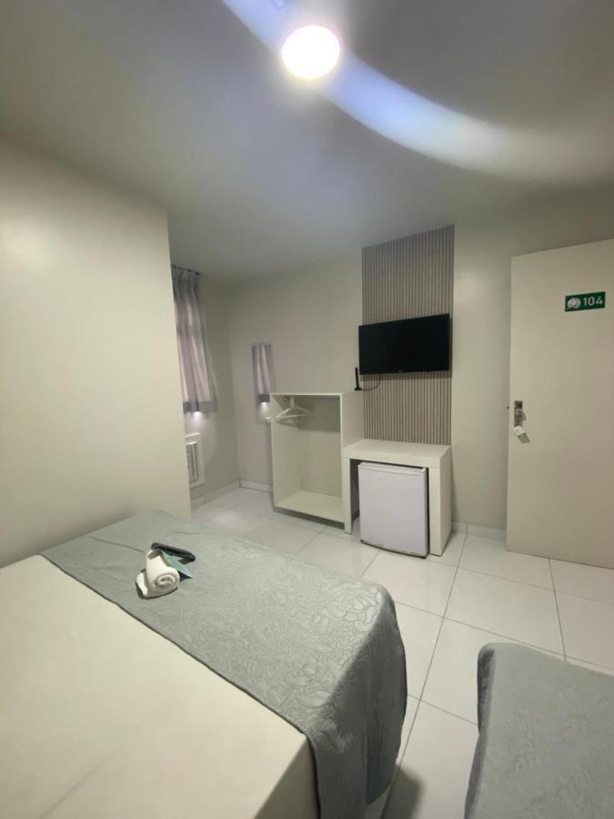 Quarto Econômico com 2 Camas de Solteiro
