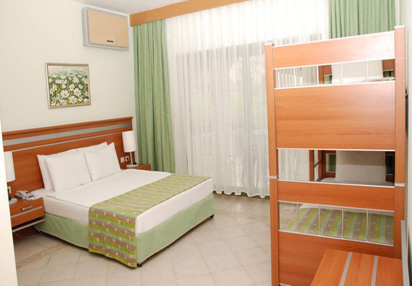 Large Room with Bunk Bed (2 Adults + 2 Children )