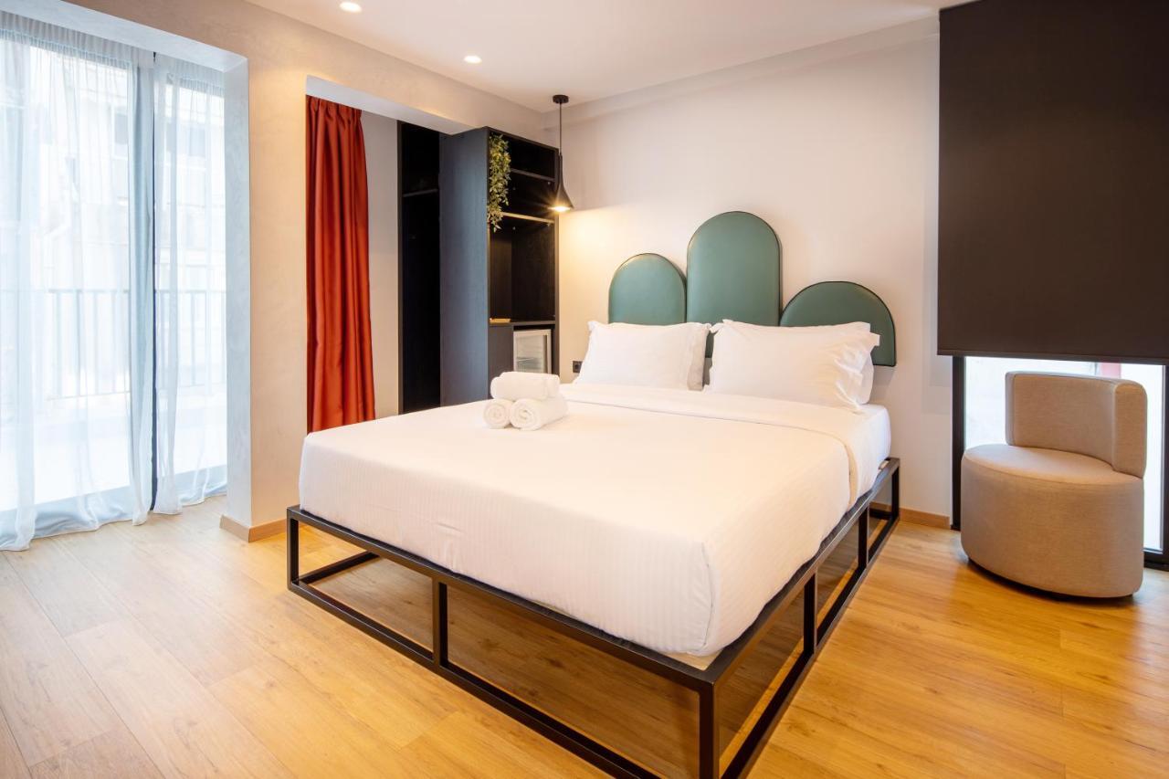 Chambre Lit Queen-Size Deluxe avec Balcon - Vue sur Acropole