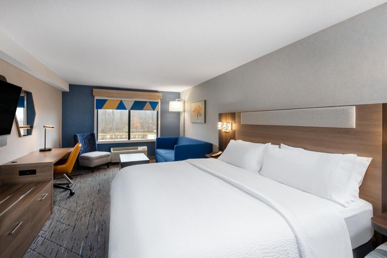 King Suite with Sofa Bed