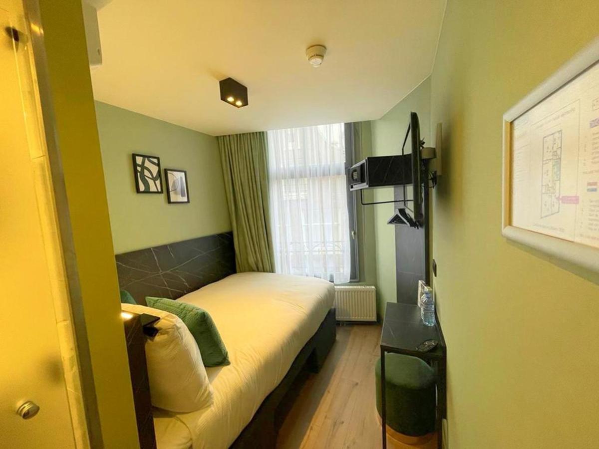 Small Double Room with Private Bathroom,1300786432:JPEG