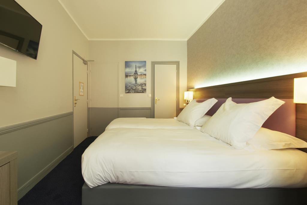 Two Connecting Double Rooms,139119201:JPEG