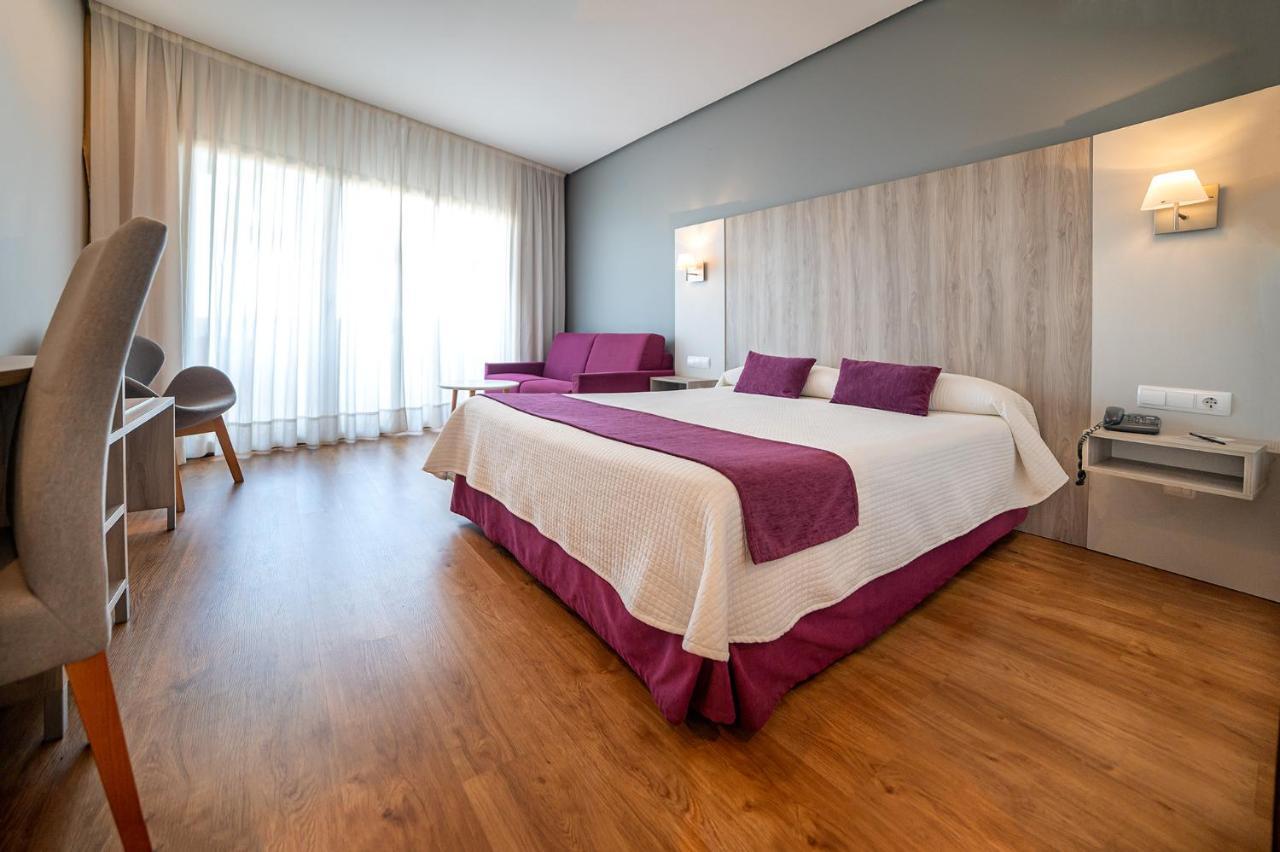 Deluxe Doppelzimmer (2 Erwachsene & 1 Kind)