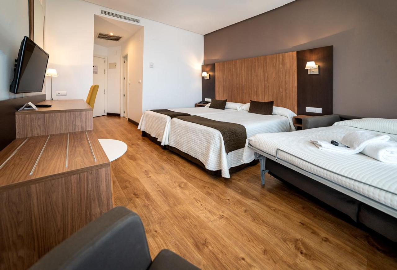 Doppel-/Zweibettzimmer (2 Erwachsene + 1 Kind)