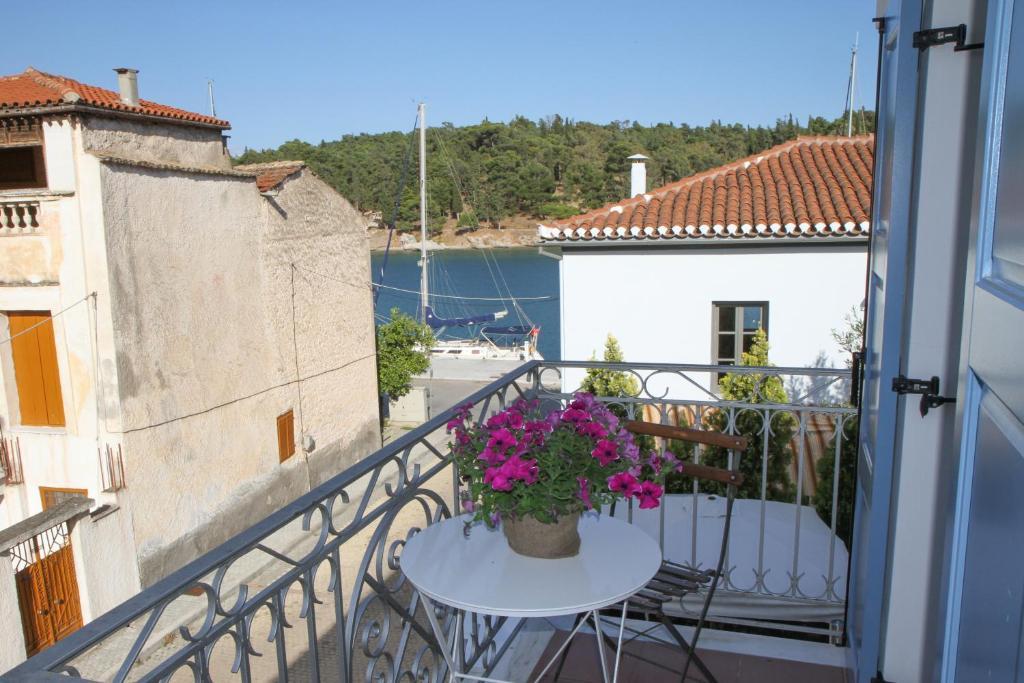 Double or Twin Room with Partial Sea View