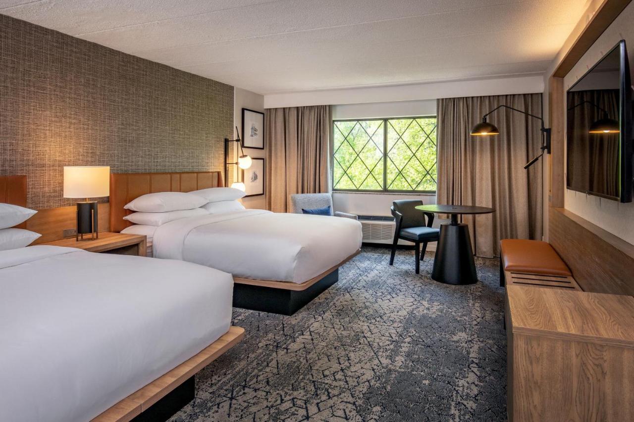 Traditional Queen Room with Two Queen Beds,1404843395:JPEG