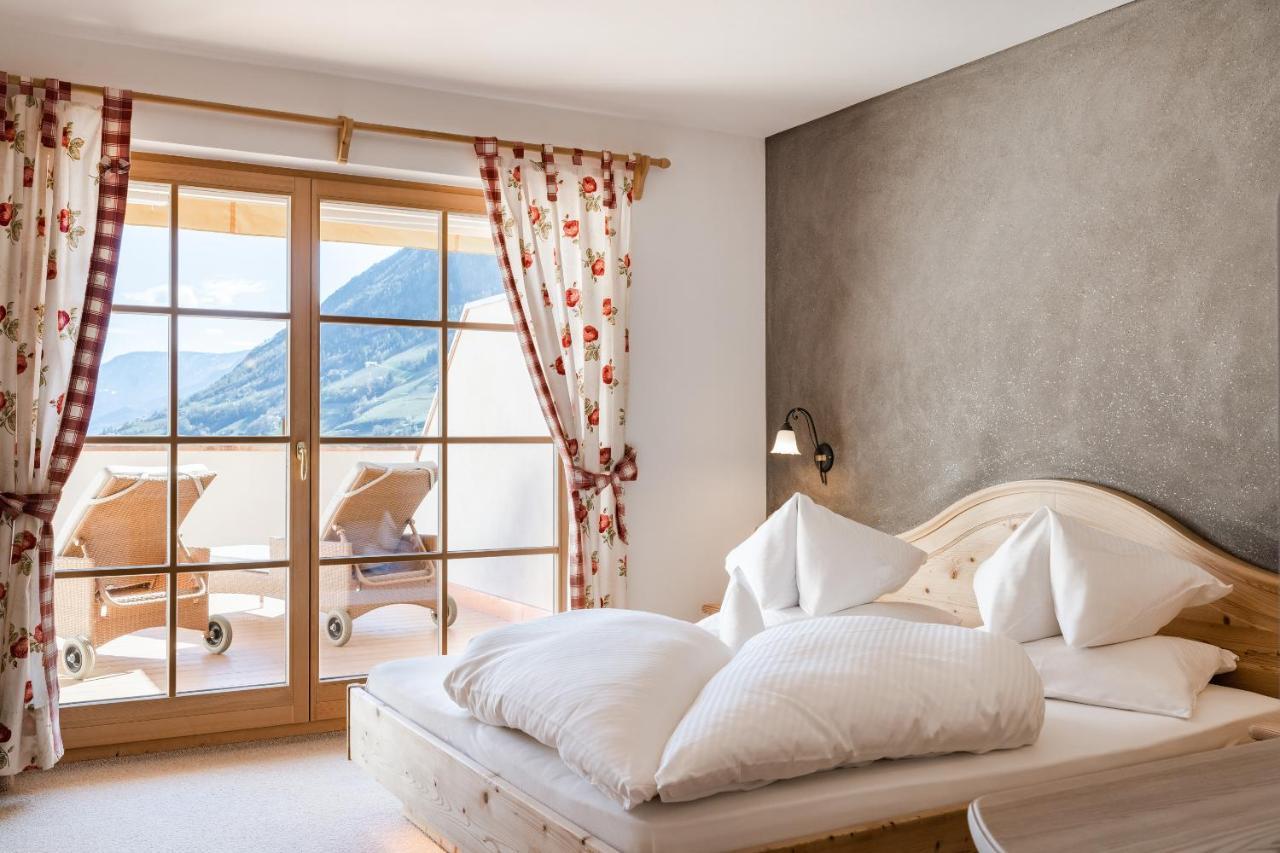 Deluxe Double Room with Balcony,1403451347:JPEG