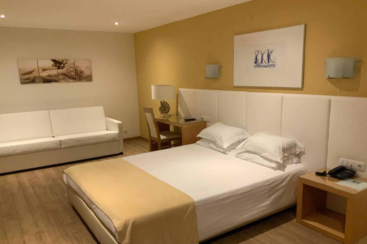 Quarto Duplo com 2 Camas Extras