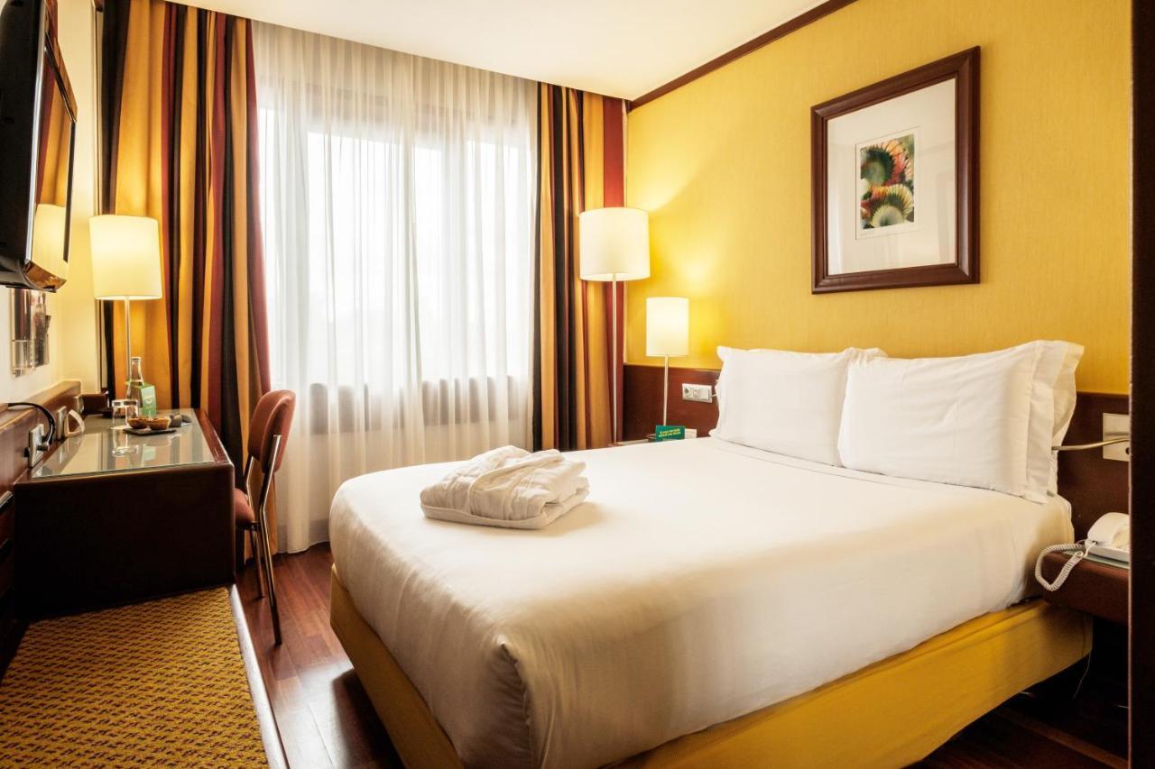 Standard Room,1498774759:JPEG