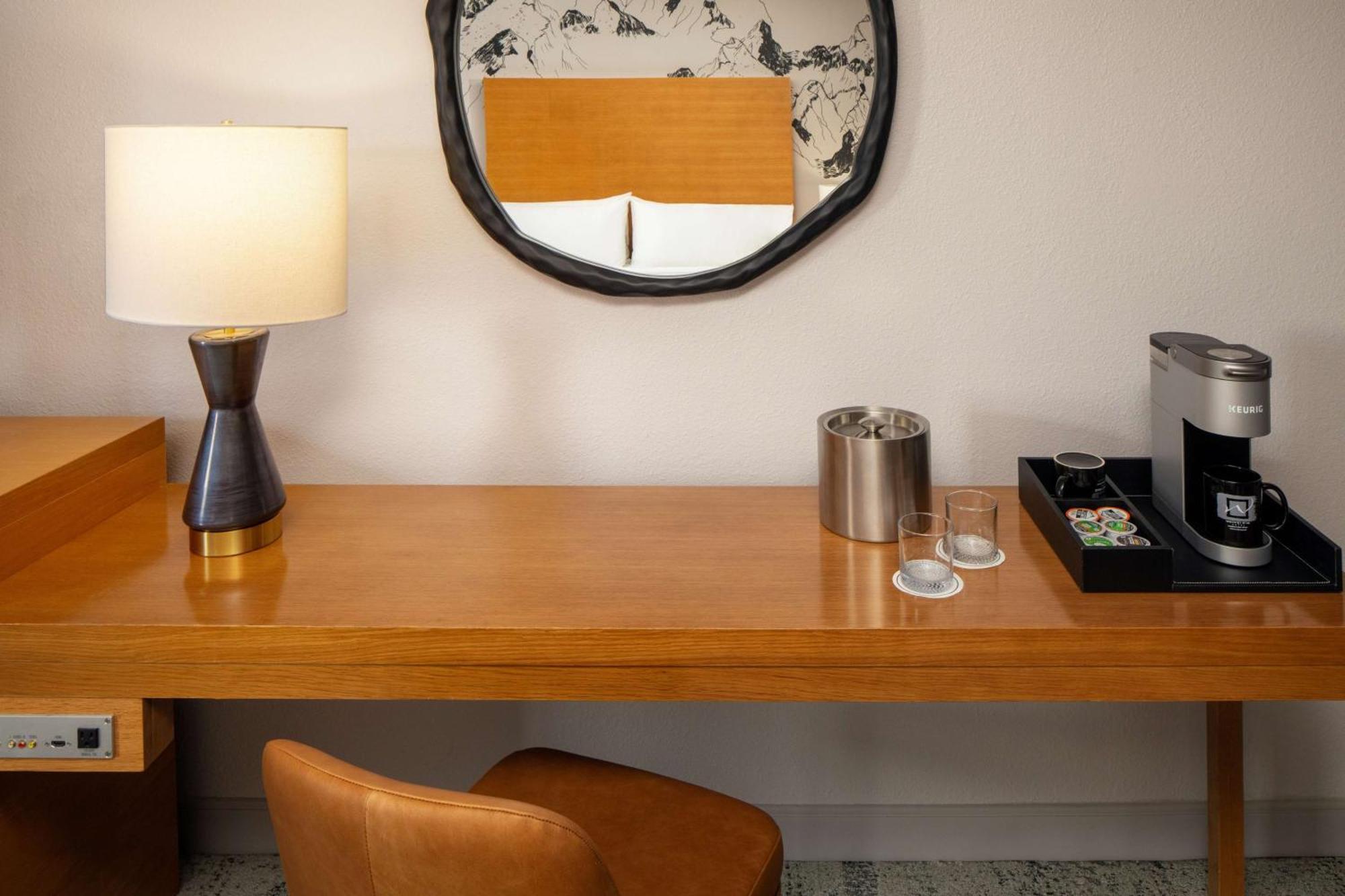 King Room,1498962025:JPEG