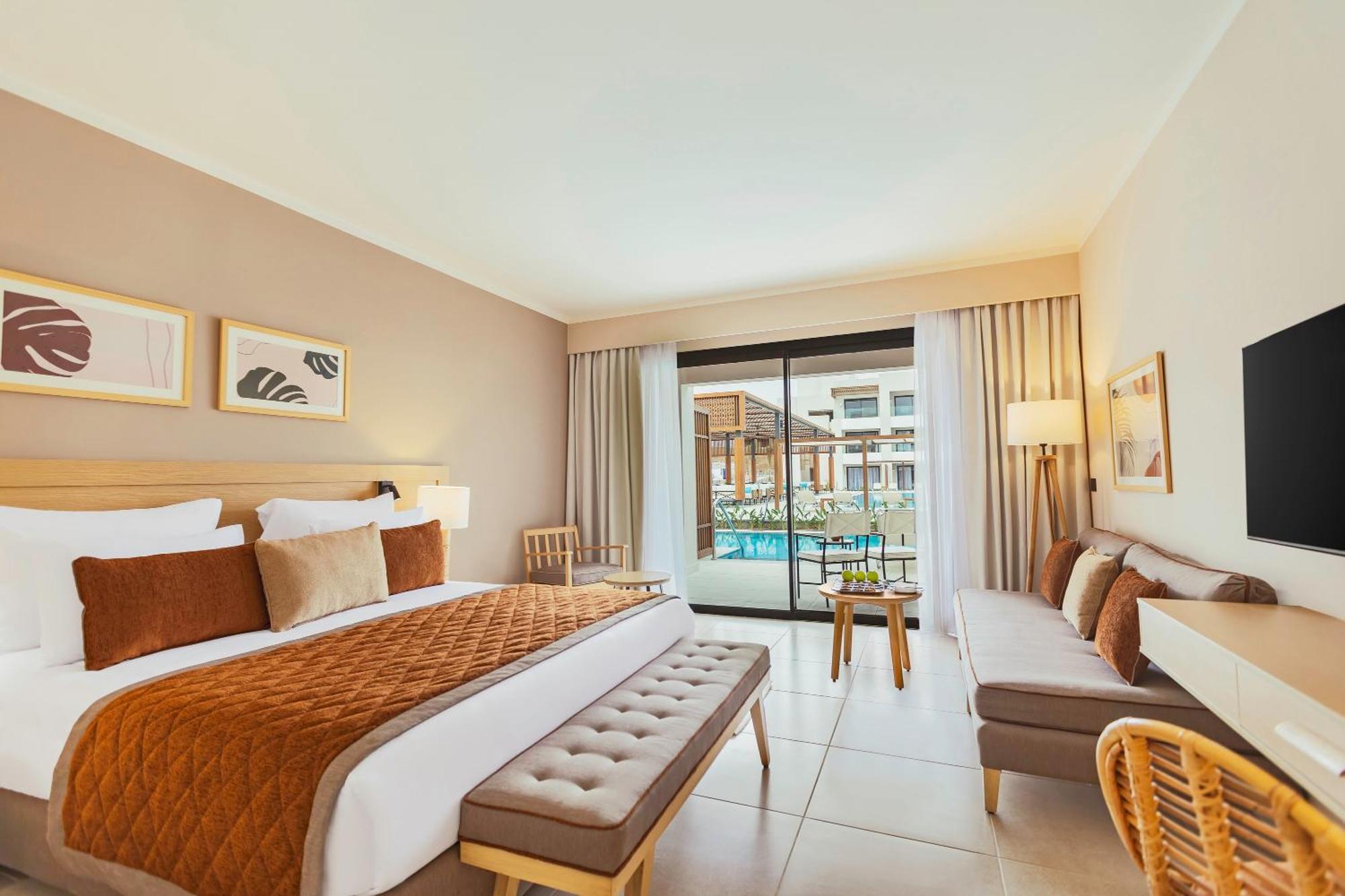 Superior con Letto Queen-Size o Letti Singoli e Vista Piscina