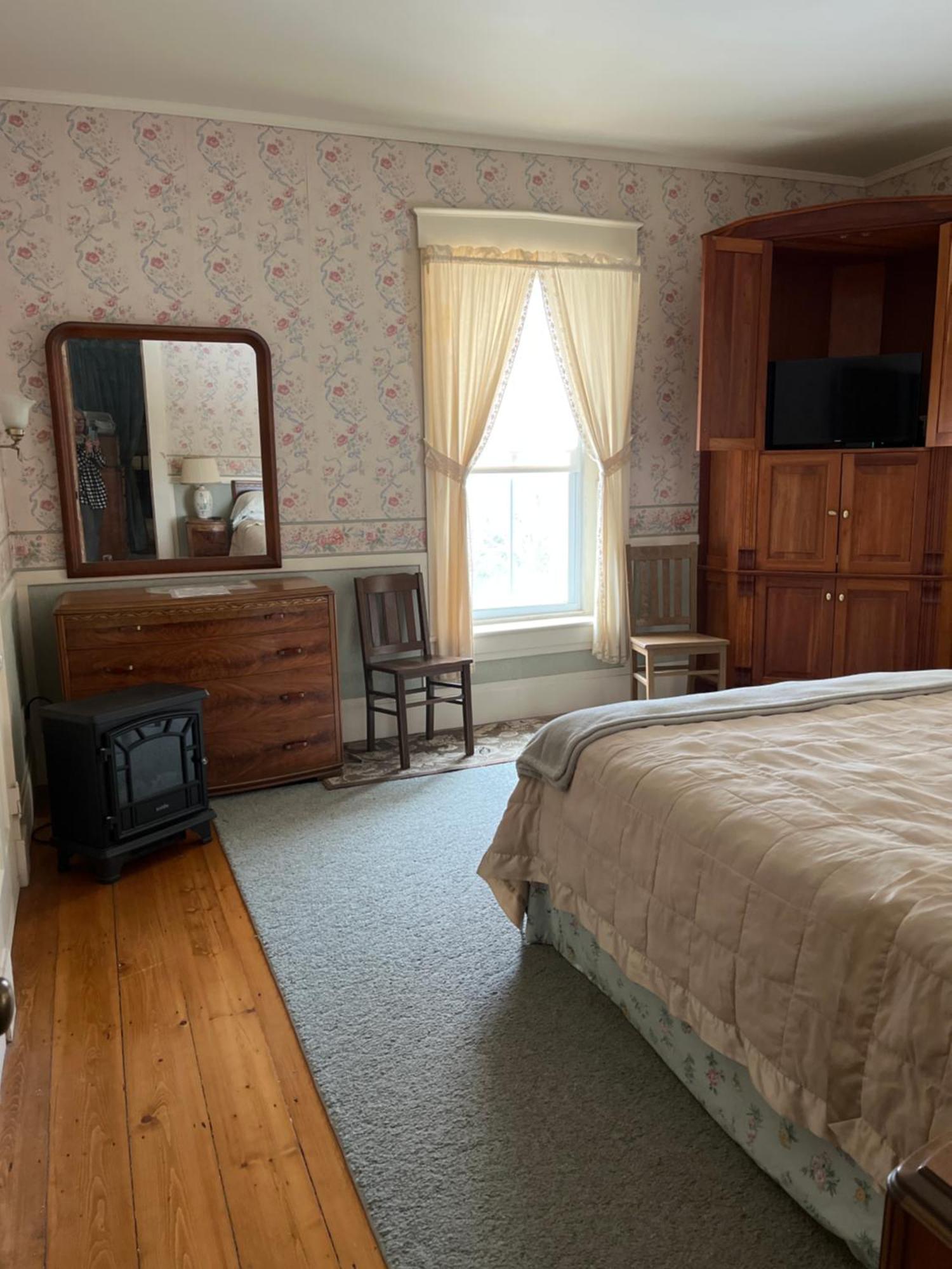 Deluxe Family Suite