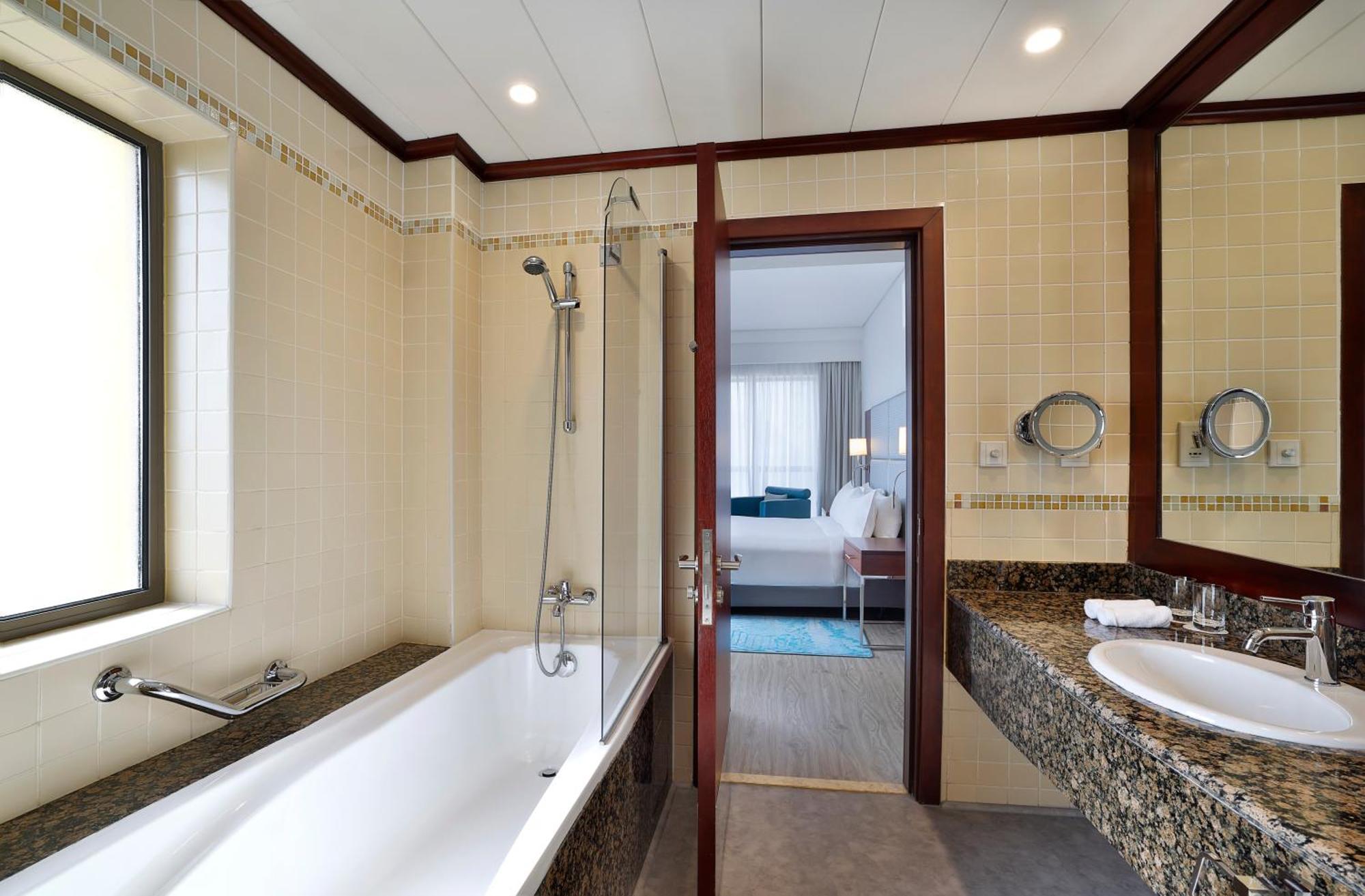 Three-Bedroom Family Suite With Balcony,1533688474:JPEG