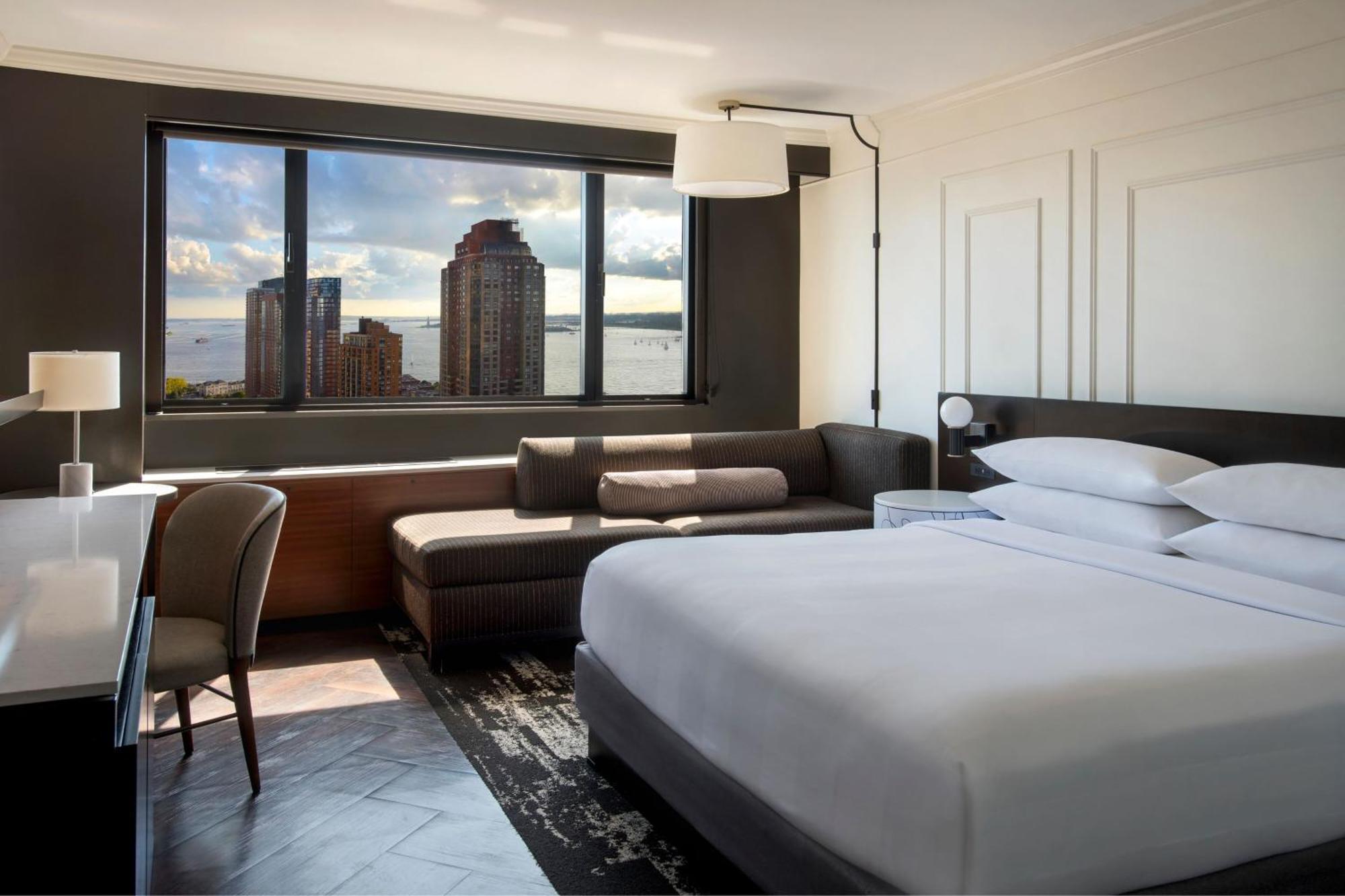 Habitación Doble Deluxe con cama grande y vistas al puerto
