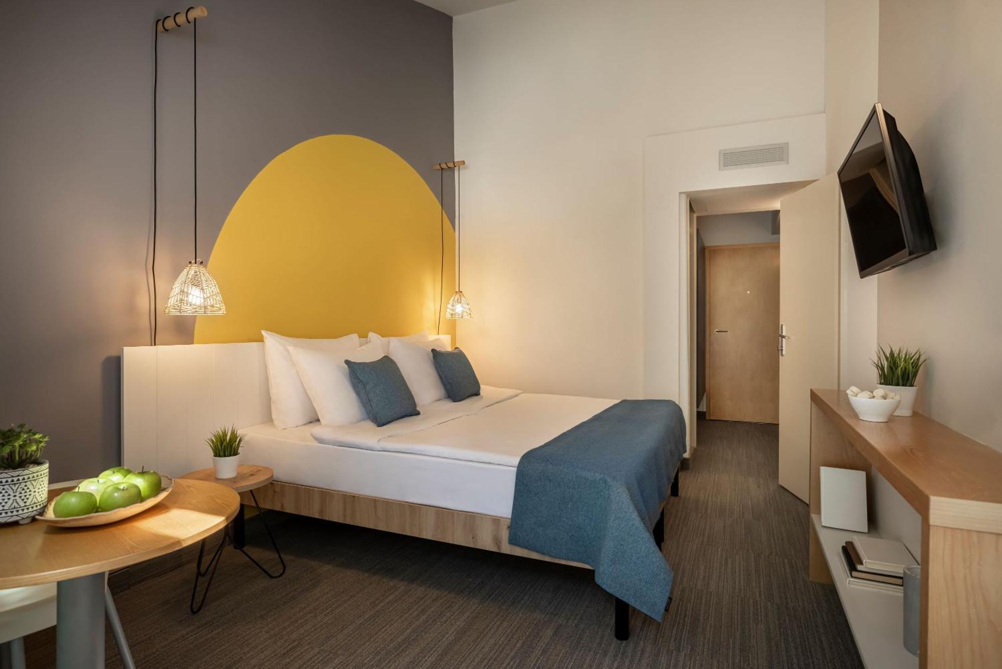 Room for 2+1,1412099792:JPEG