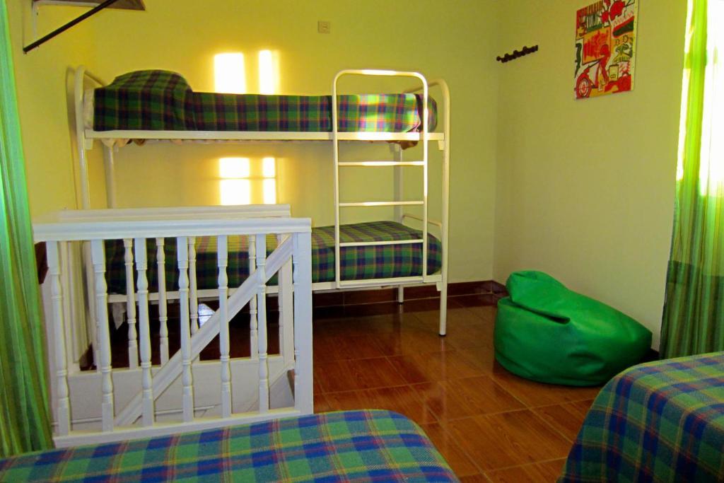 Quarto Familiar com Casa de Banho Partilhada