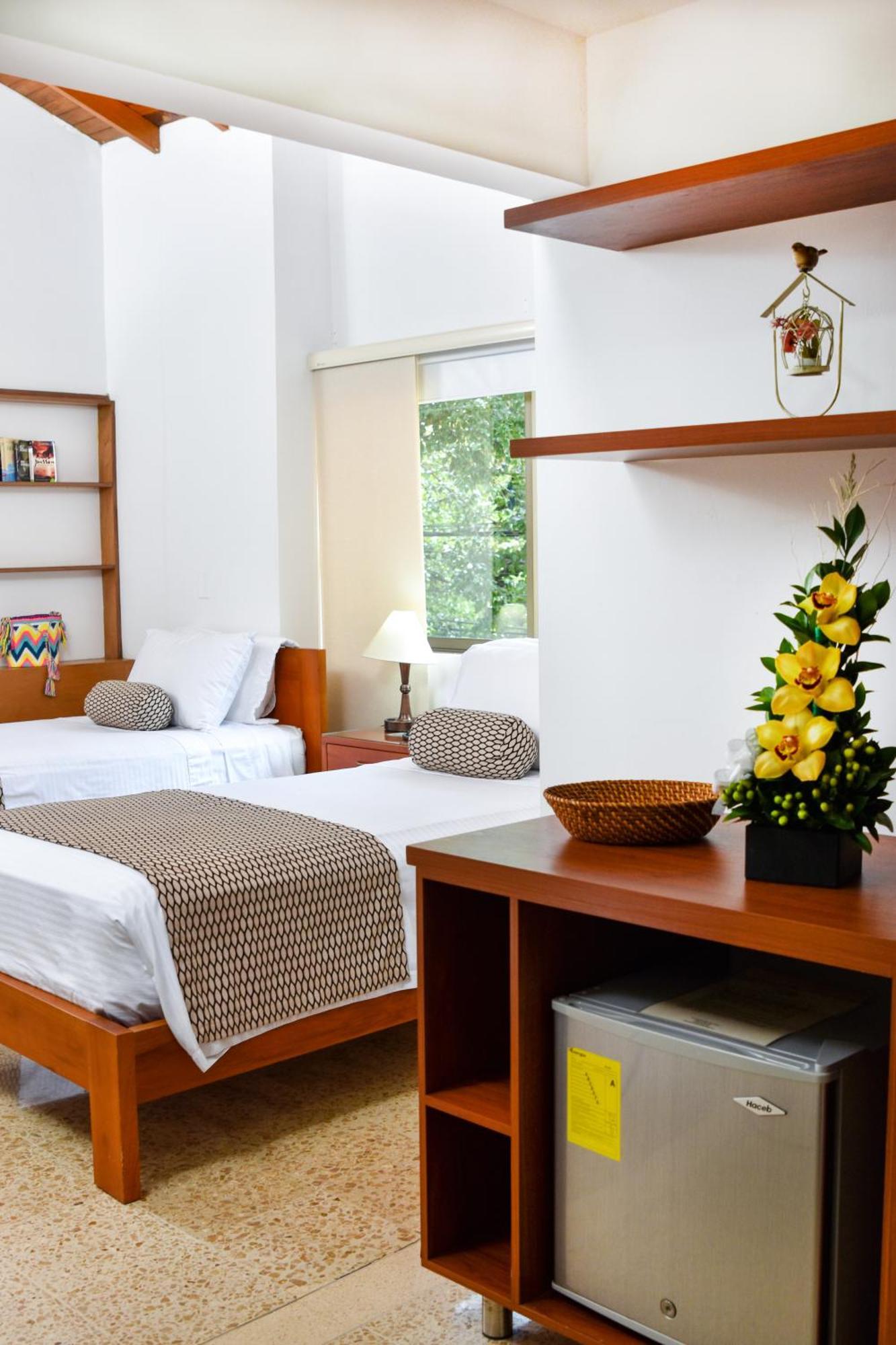 Quarto com 2 Camas de Solteiro