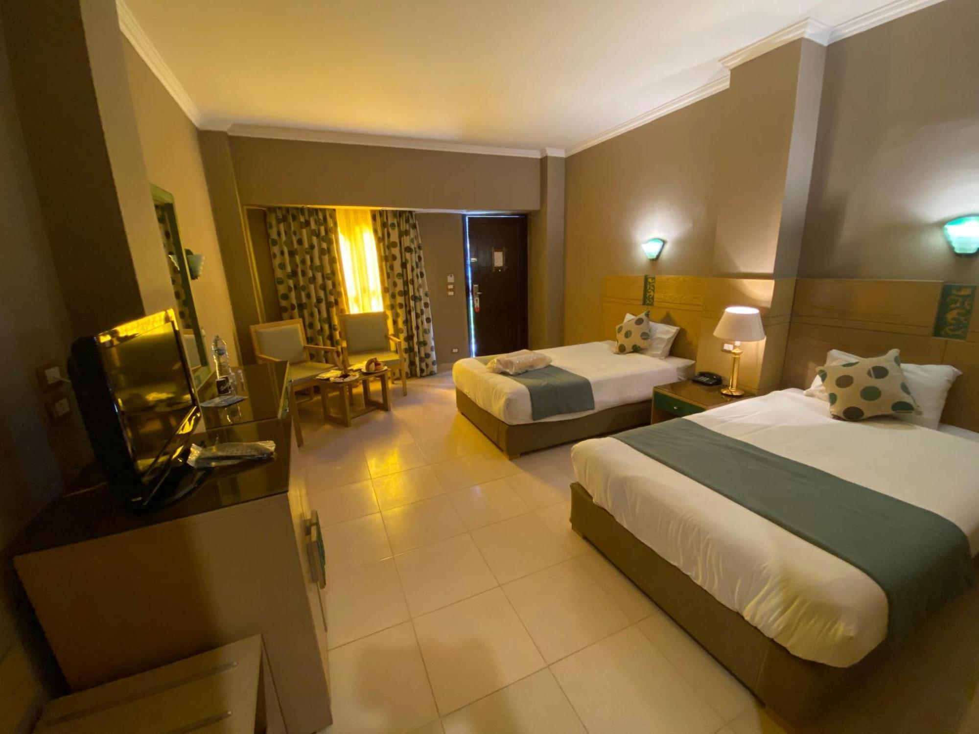 Bungalow Room,1592070459:JPEG