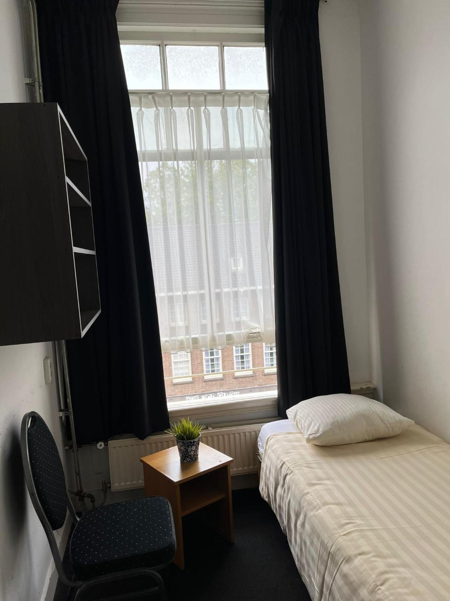 Chambre Simple avec Salle de Bains Commune
