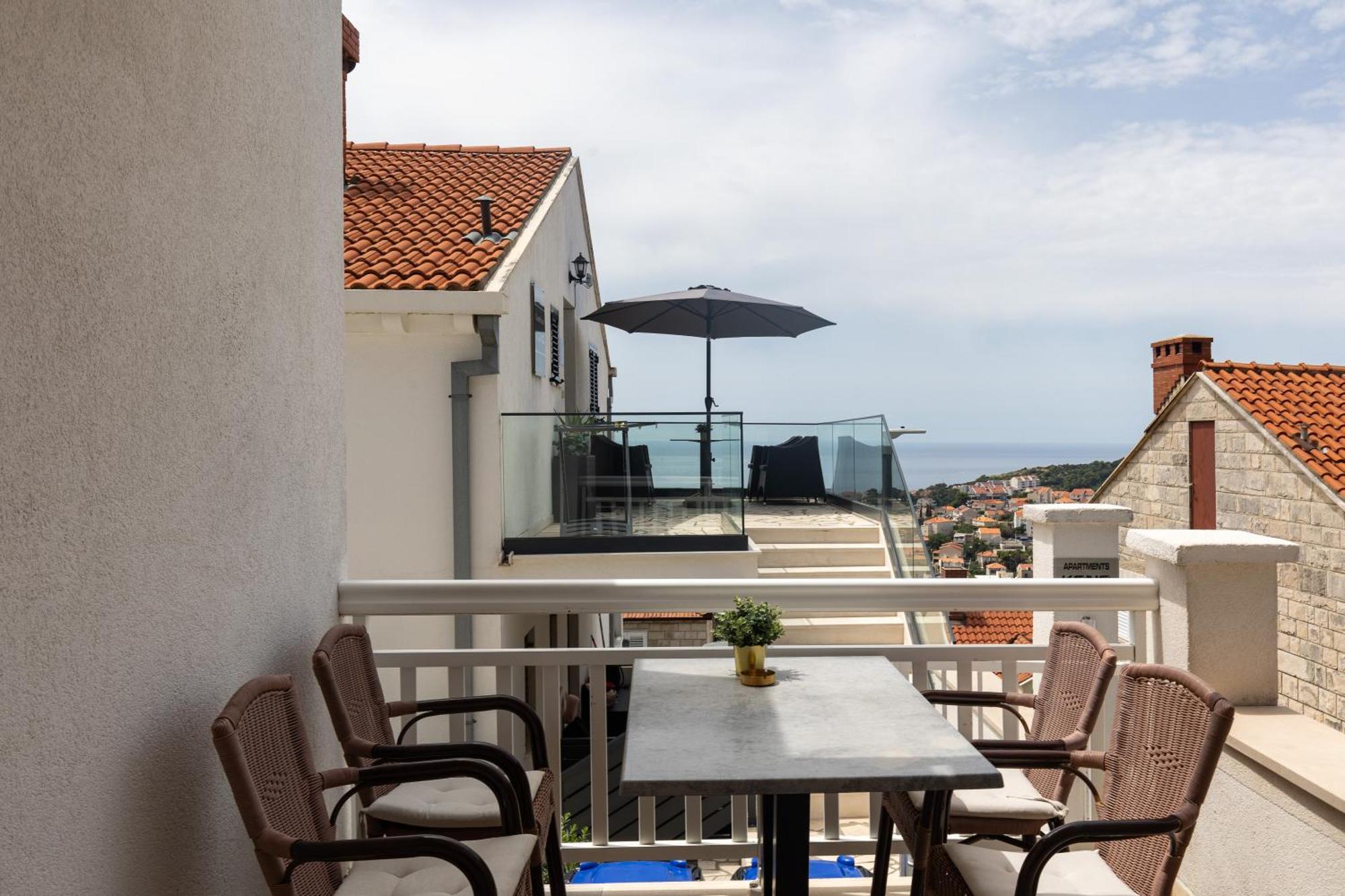 Apartamento de 2 dormitorios con terraza
