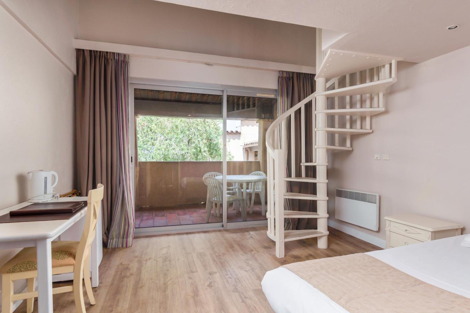 Chambre Quadruple avec Baignoire