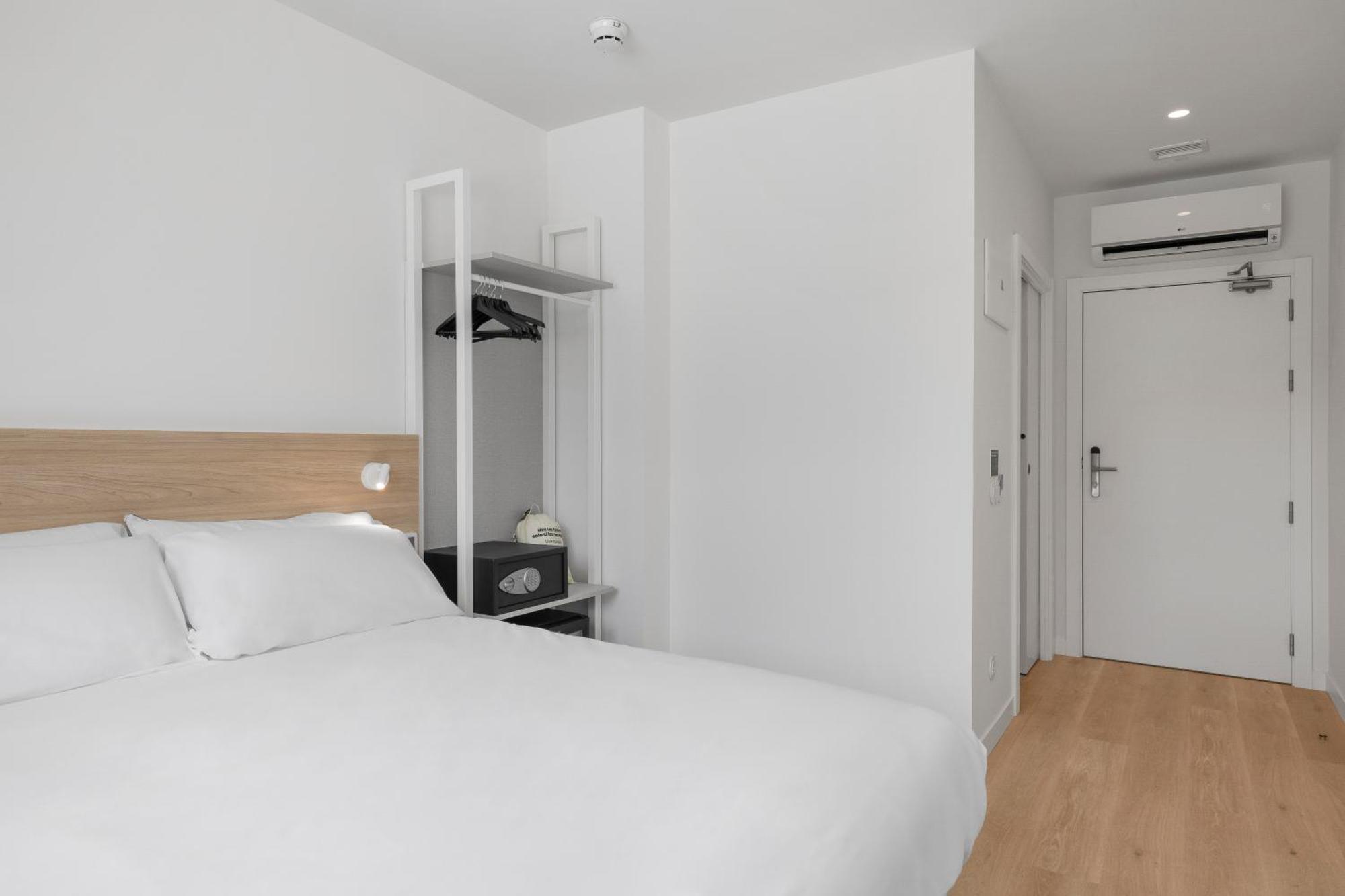 Double Room,1604049206:JPEG