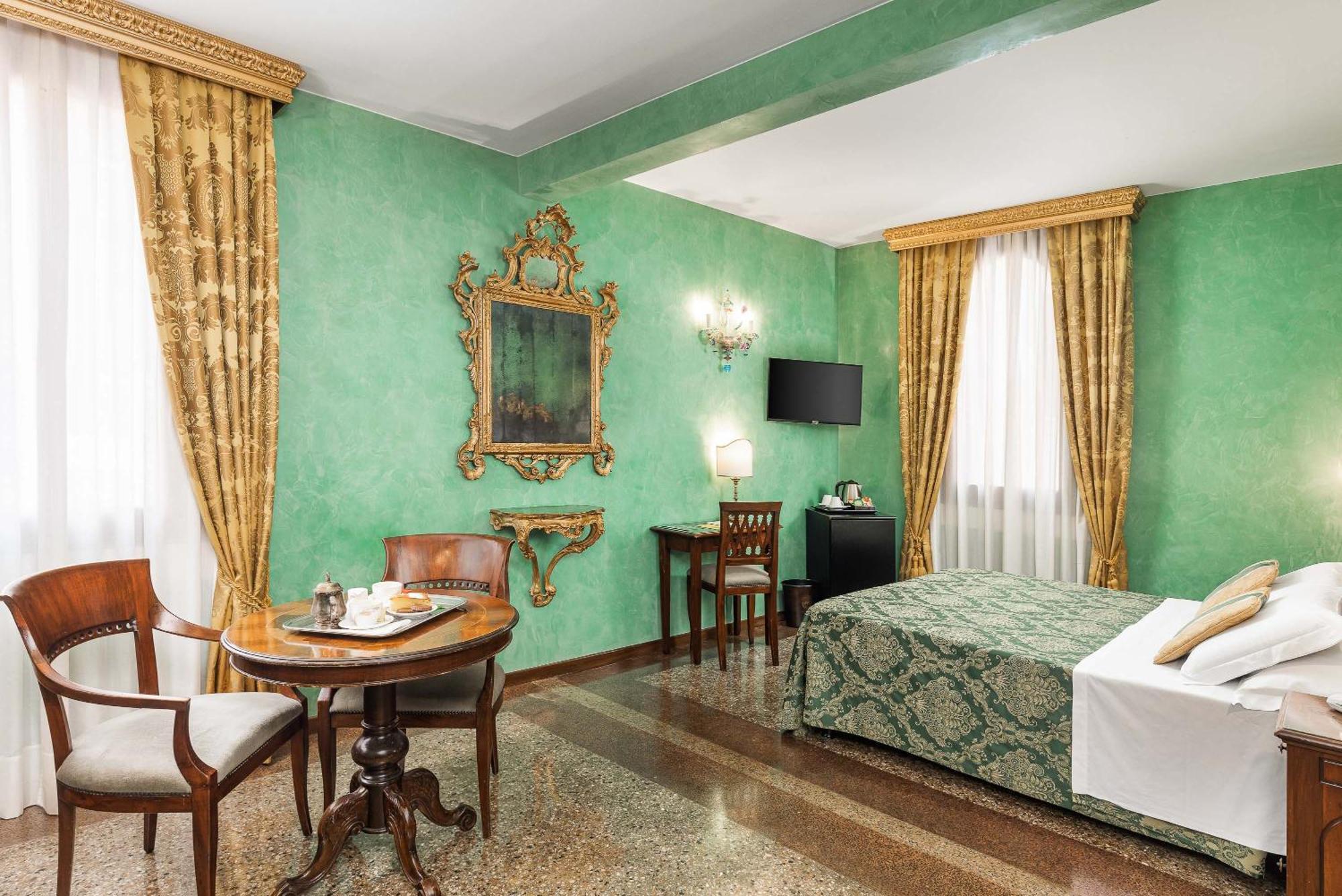 Quarto Luxo com Cama de Casal ou 2 de Solteiro
