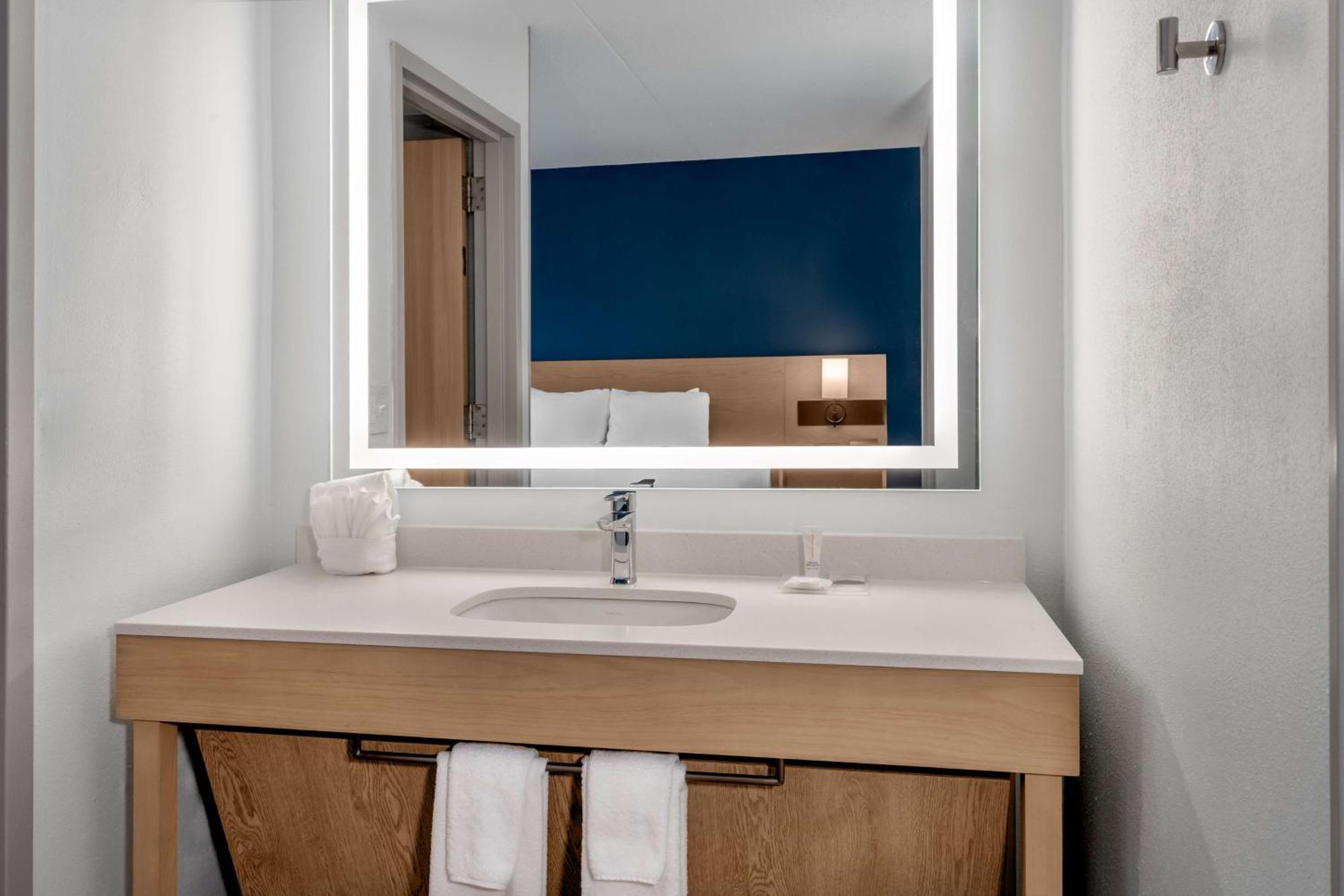 King Room with Sofa Bed - High Floor,1623672306:JPEG