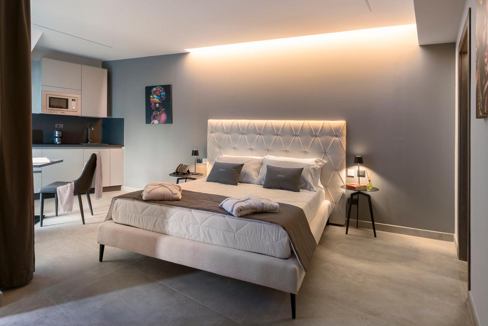 Deluxe Room (1 adult + 1 child)