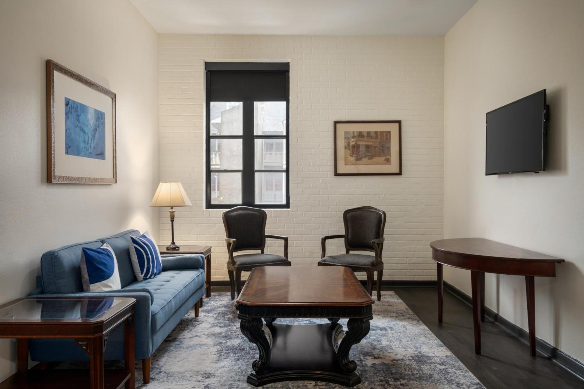 One-Bedroom Suite,1639550621:JPEG