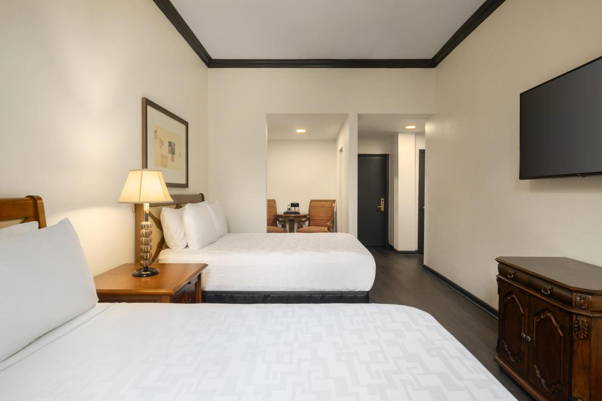 Two-Bedroom Suite,1639550649:JPEG