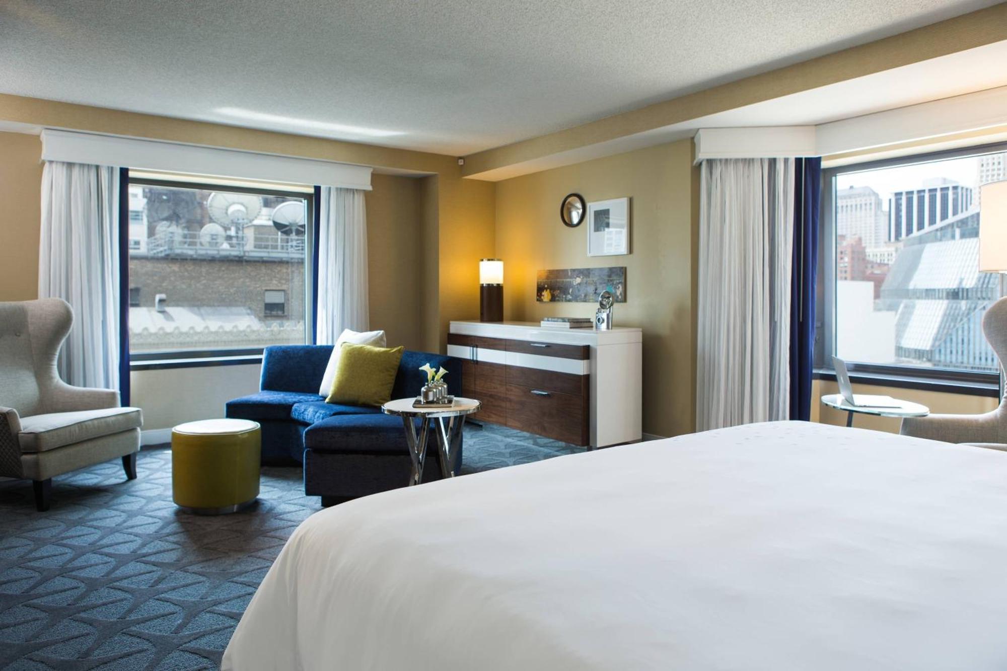 Junior Suite 1 King City view,1643160077:JPEG