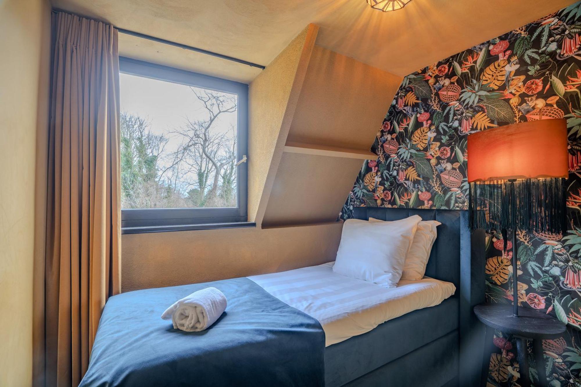 Deluxe Room,1665545533:JPEG