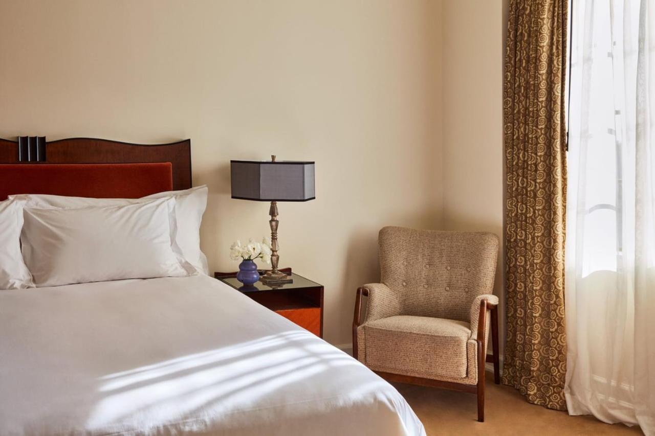 Quarto com Cama Queen-size